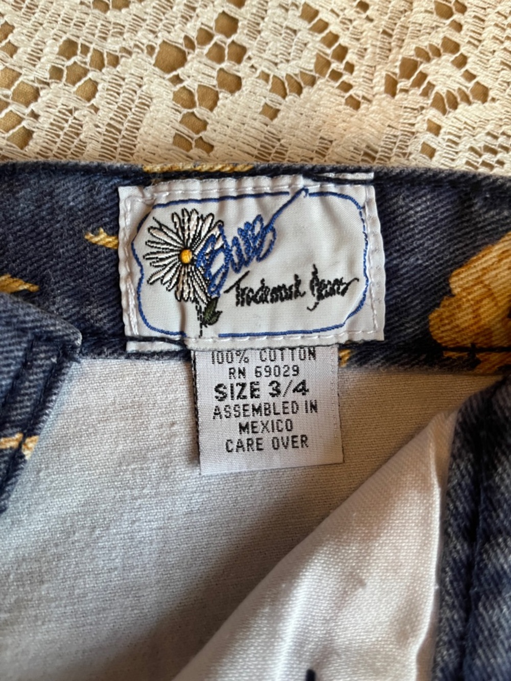 Blues Trademark Jeans 90's Cherub High Waist Jean Shorts, Blue & Gold, Size 3/4 - Picture 5 of 5